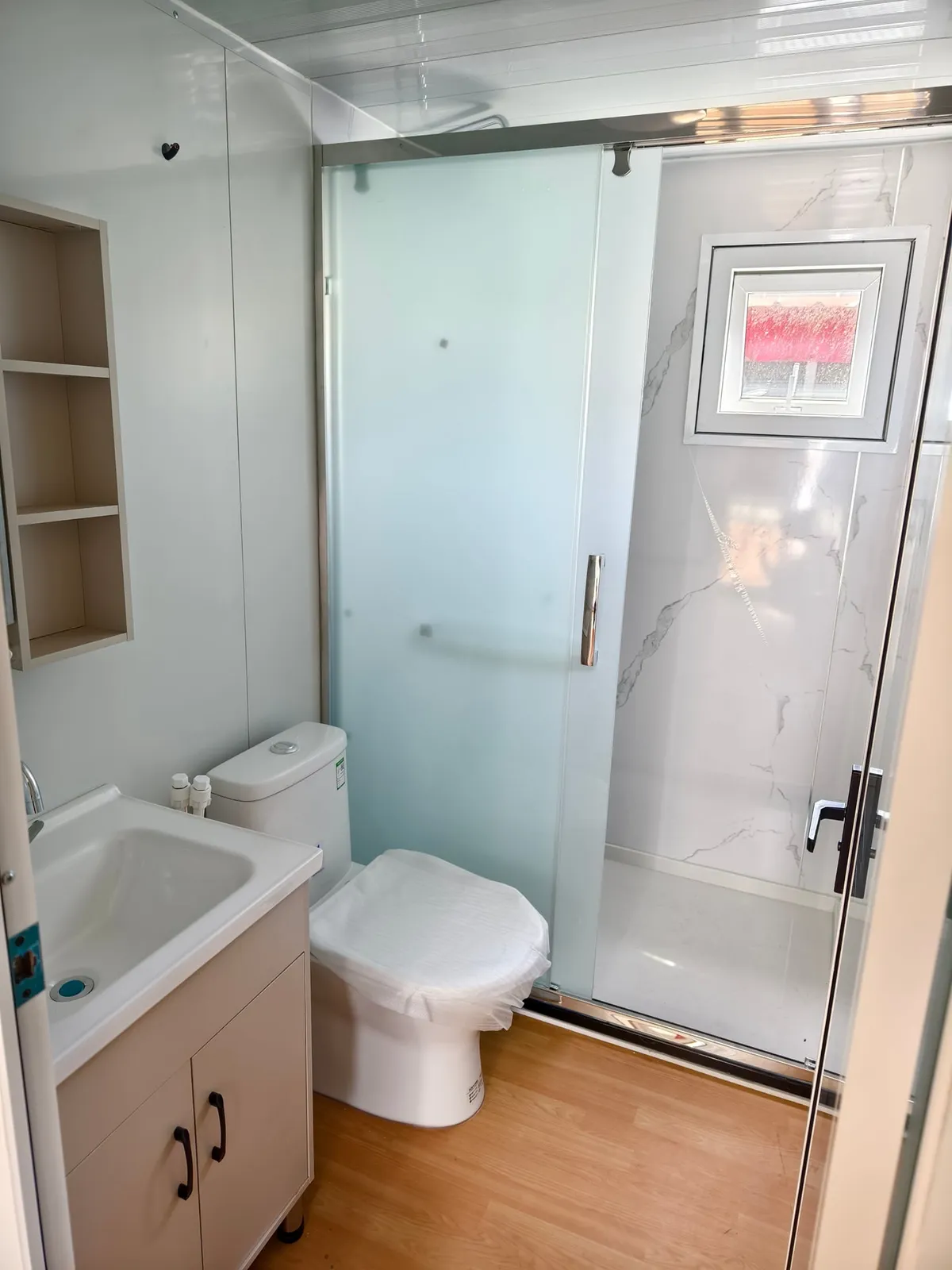 20FT Bathroom Model 3