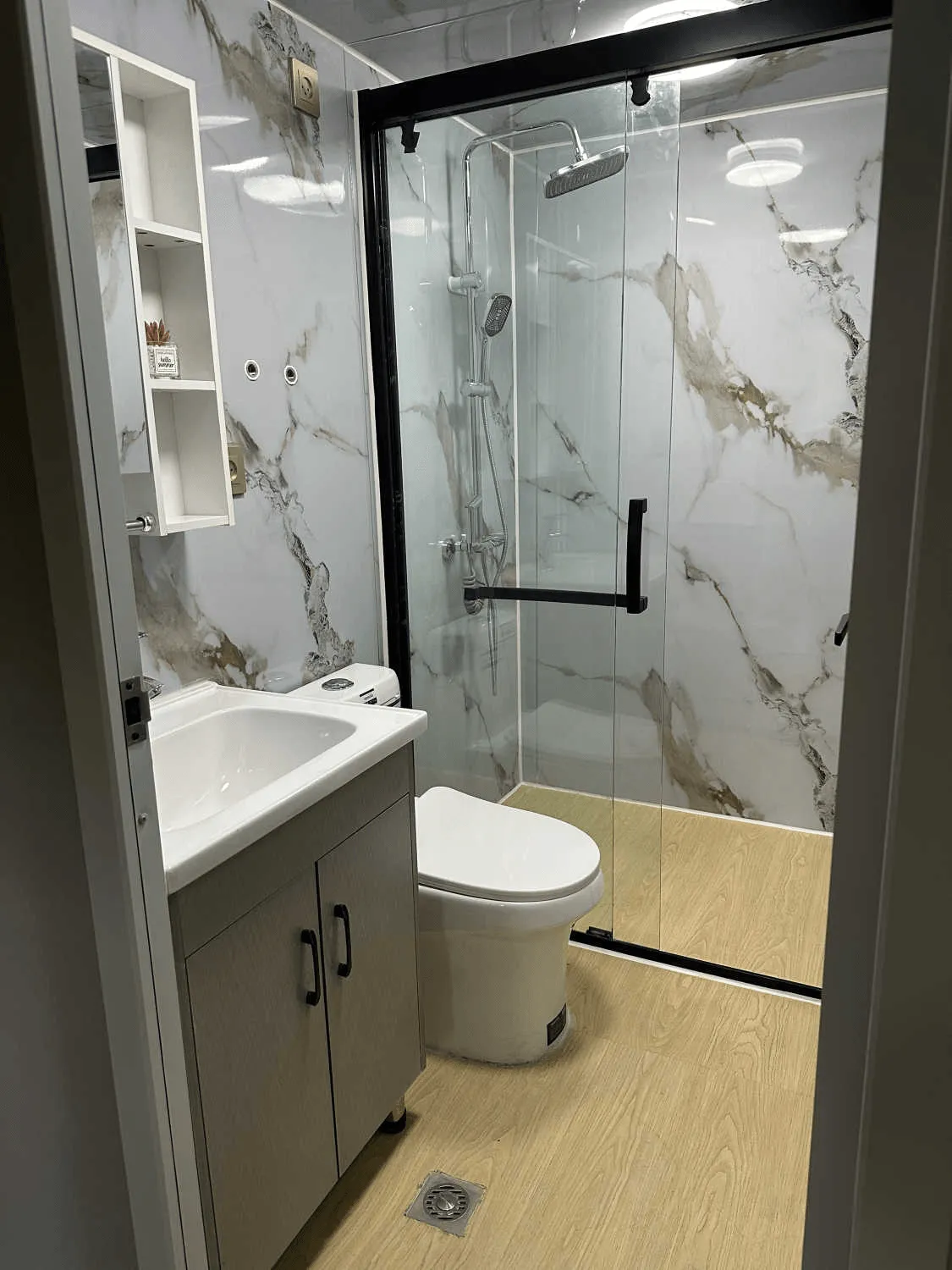 20FT Bathroom Model 7