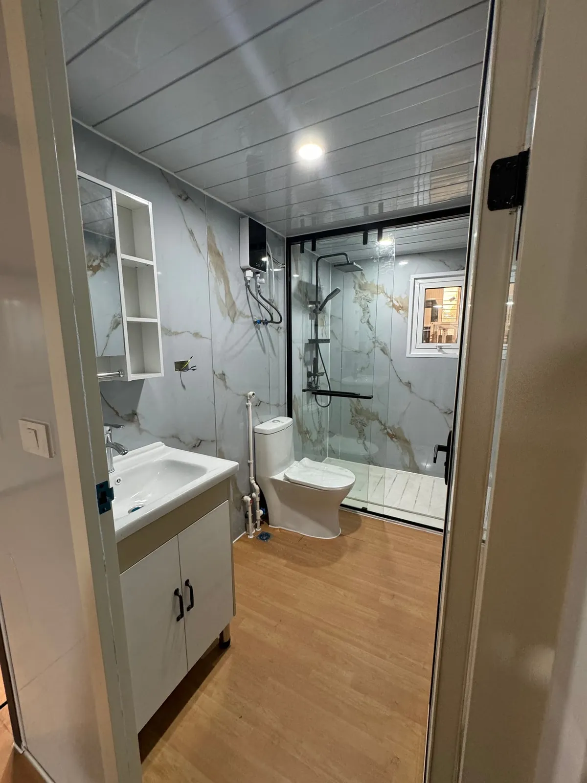 40FT Bathroom Model 10
