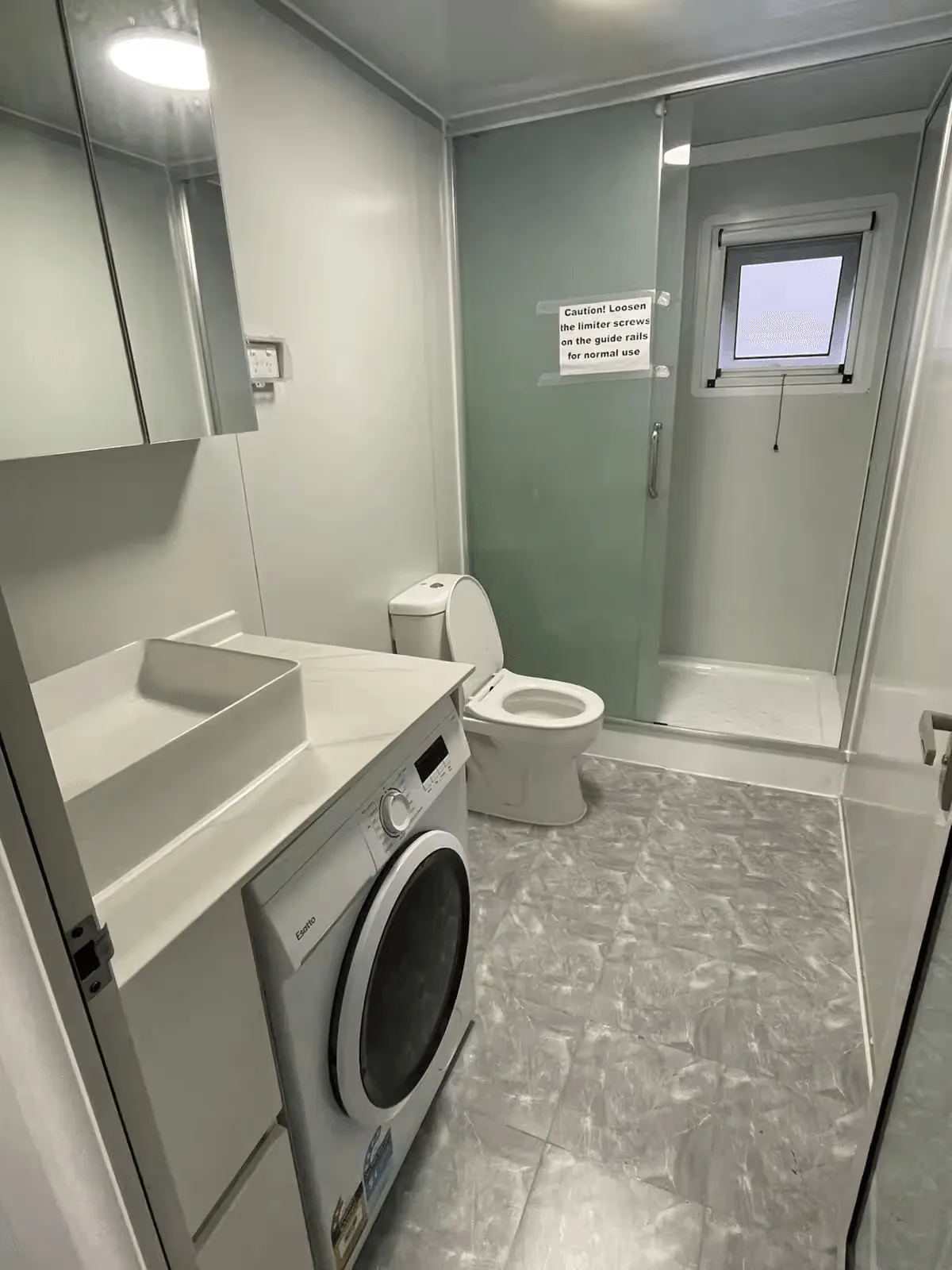 40FT Bathroom Model 13