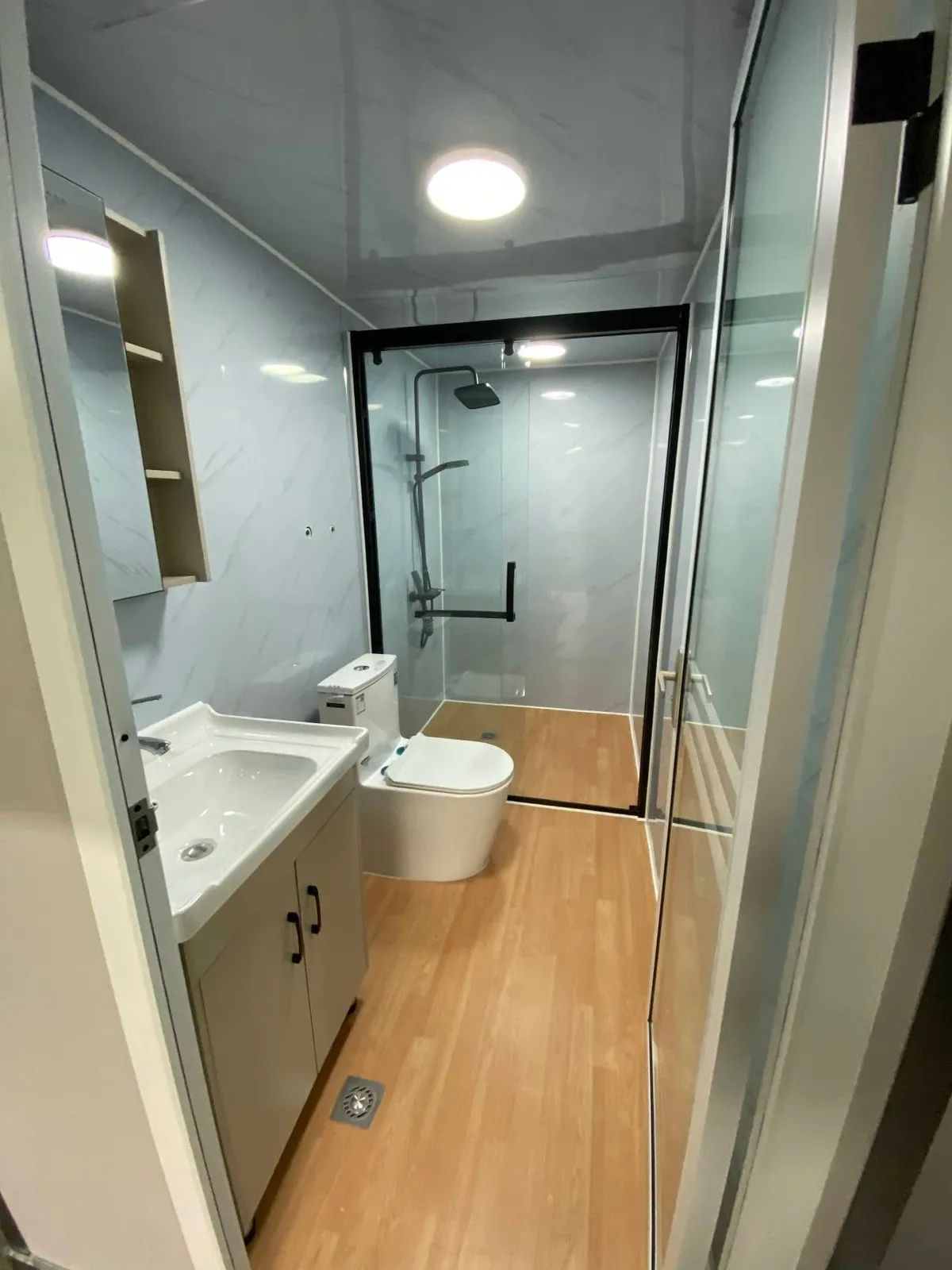 40FT Bathroom Model 14