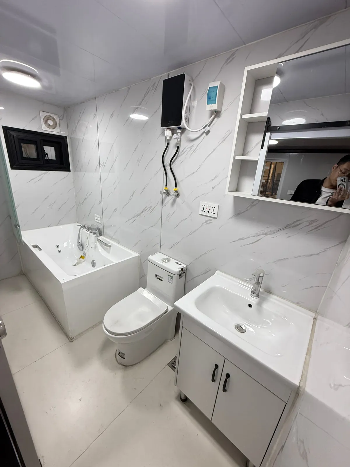 40FT Bathroom Model 7