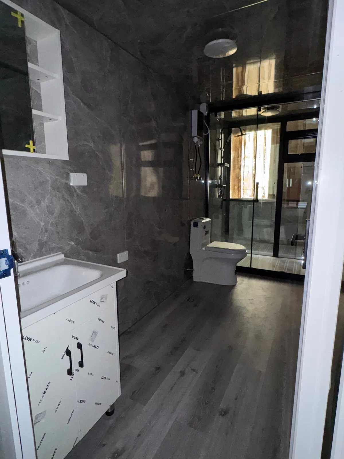 40FT Bathroom Model 8